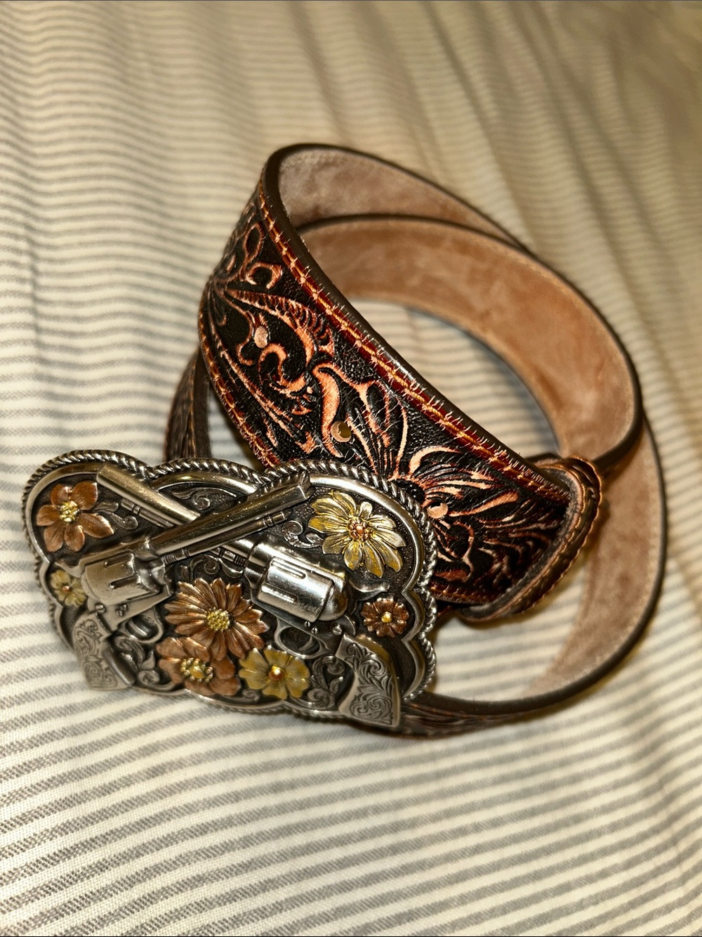 Tony Lama Bandit Queen WesternTooled BrownLeather Belt Floral Revolver Buckle 34
